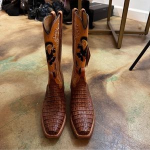 RARE BRYAN EXOTIC DISTRESSED